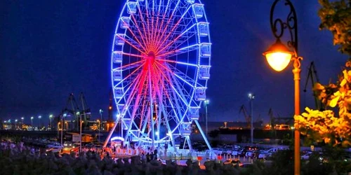 Roata panoramica foto primaria constanta