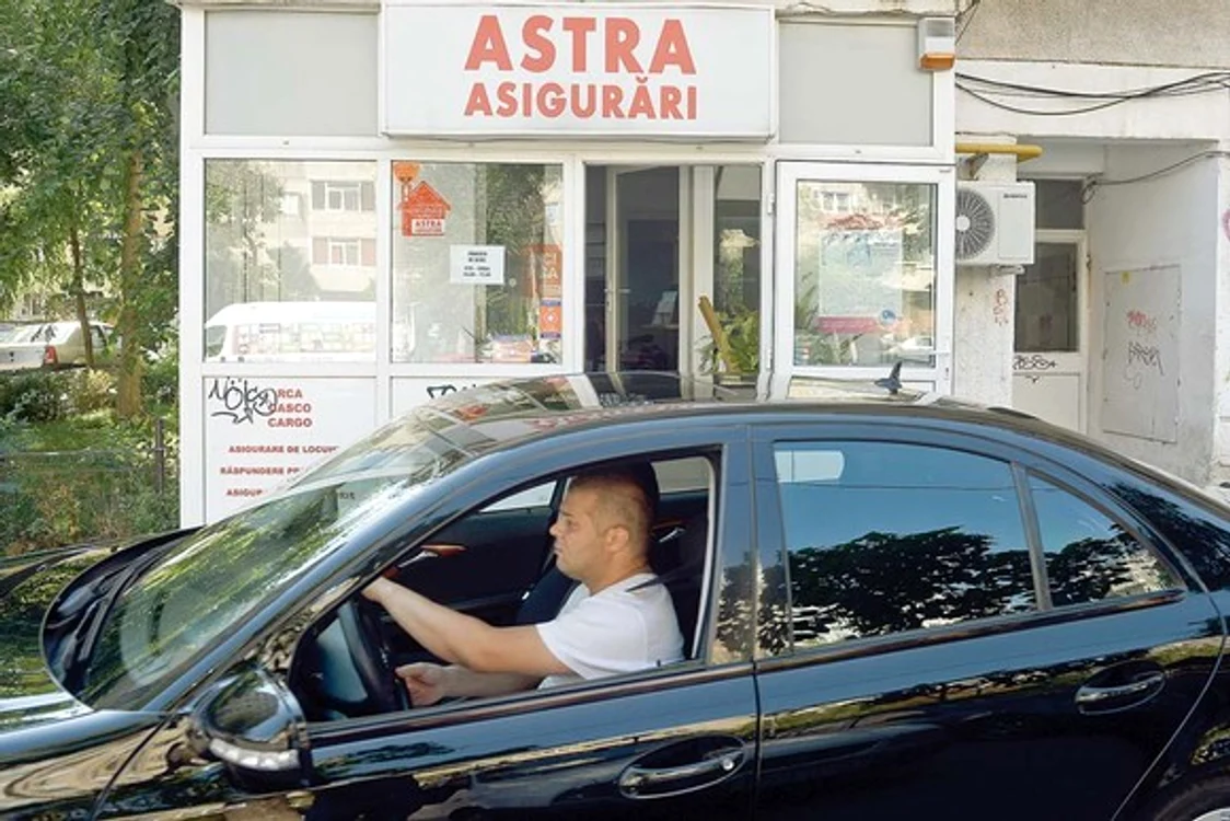 
    Scumpirile vin pe fondul falimentului companiei Astrafoto: Click!  