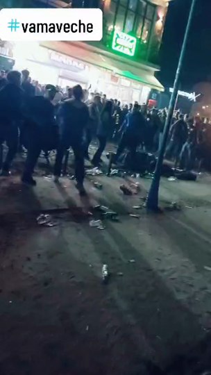 Arestari dupa bataia in Vama Veche intre oameni din Dâmbovita. Arestari dupa bataia in Vama Veche intre oameni din Dâmbovita.