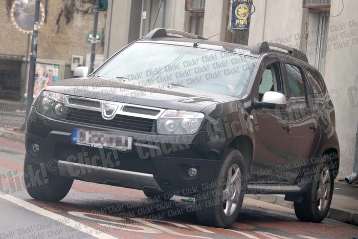 Cadoul de la Prigoană  a fost unul “otrăvit”.  Mașina pe care omul  de afaceri i-a dăruit-o  Adrianei nu era plătită (Fotografii: Sorin Puiu )