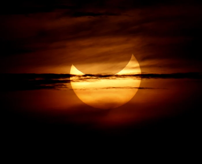 Eclipsa are loc vineri, 20 martie FOTO AP