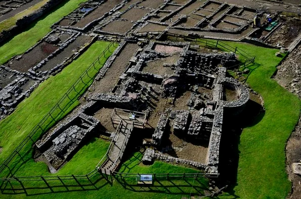 Băi și latrine de la Vindolanda, din secolul al III-lea (© Vindolanda Trust)