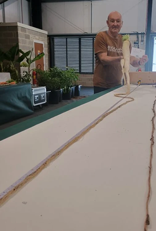 Cea mai lungă ridiche – 7,8 m (Foto: Guinness World Records)