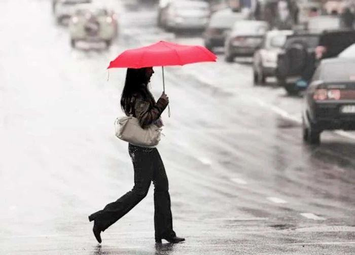 
    Umbrela va fi un  accesoriu obligatoriu, din 21 octombrie  