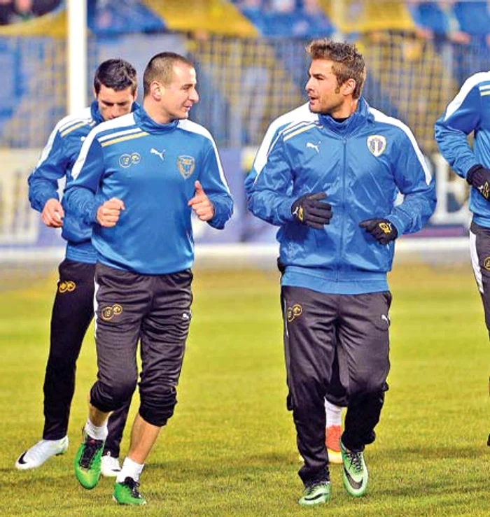 
    Zicu şi Mutu vor  vedea la televizor  meciul cu Steaua  