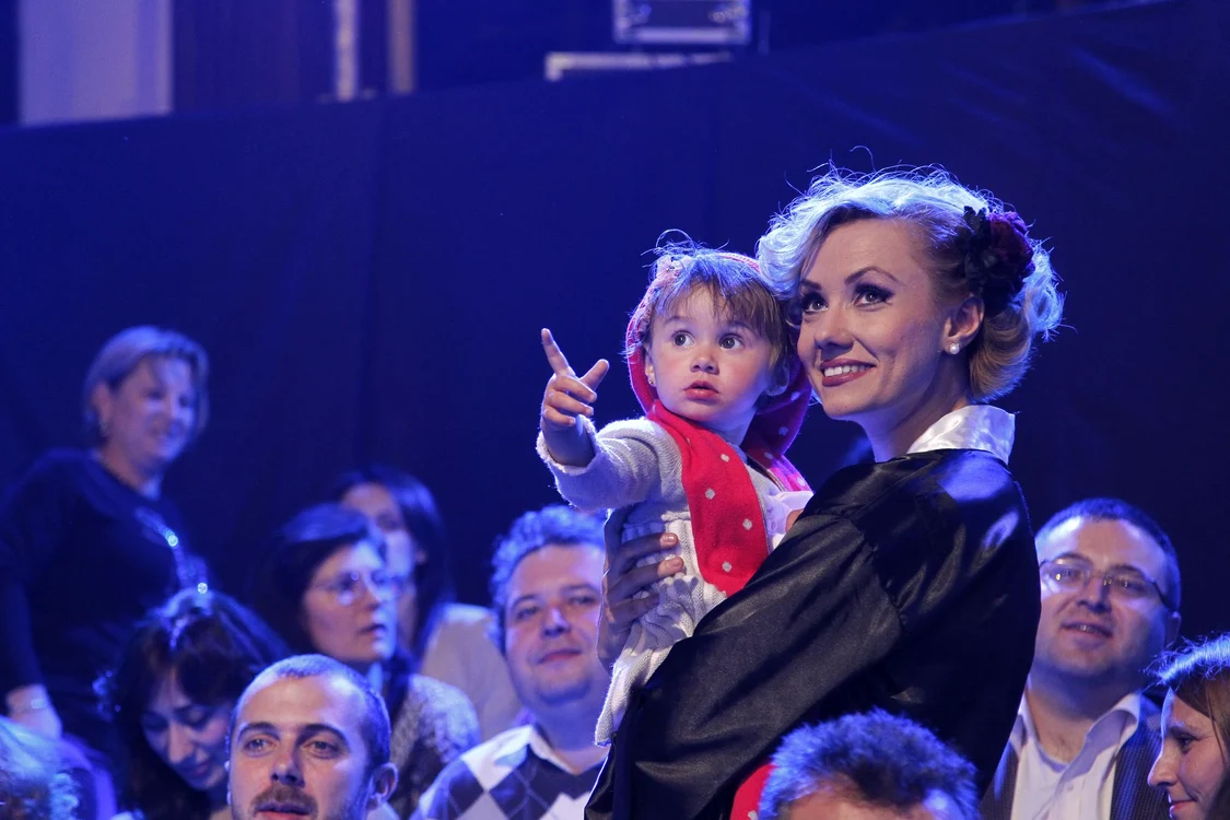 Oana Ioniță alături de fiica sa
