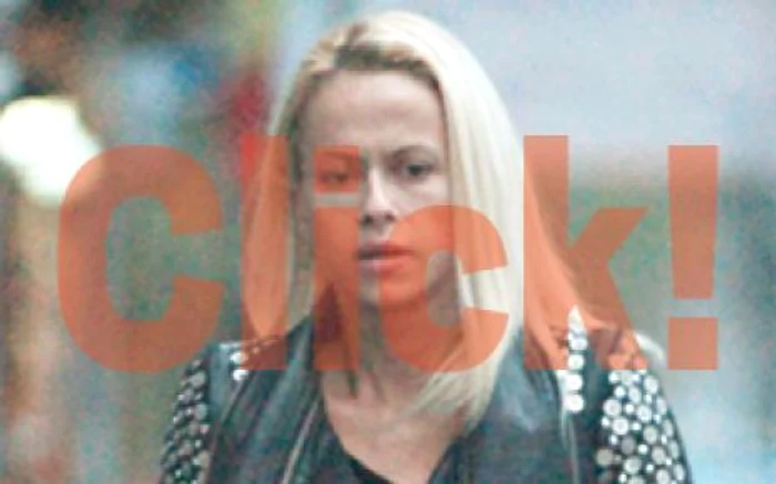 
    Anda Adam este tot singura  