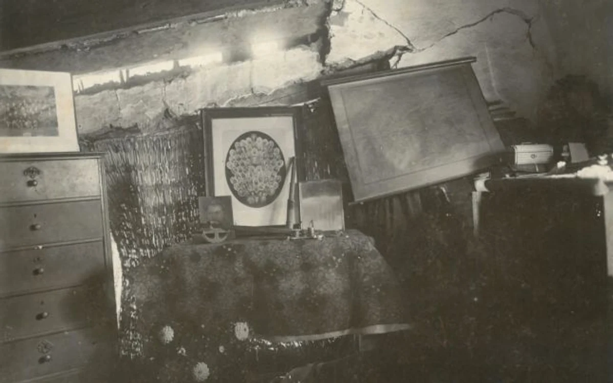 Interiorul Bojd inainte de restaurare 1914 Muzeul National al Literaturii Romane Iasi (Colectia Octav Minar)