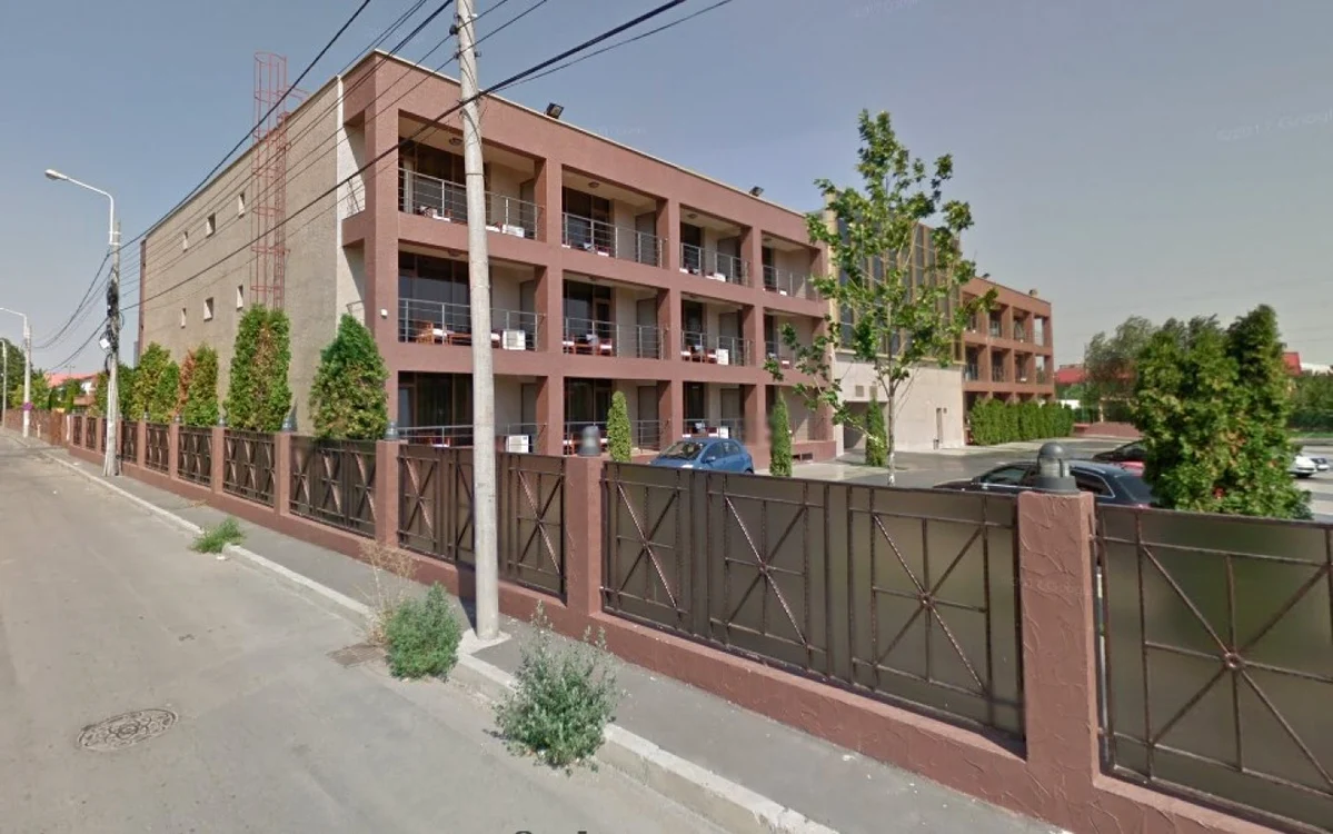 Corpul de clădire scos la vânzare din complexul Viva FOTO GoogleStreetView