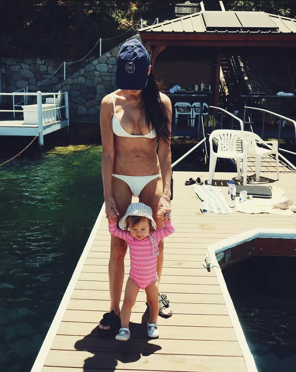 Demi și nepoata PNG