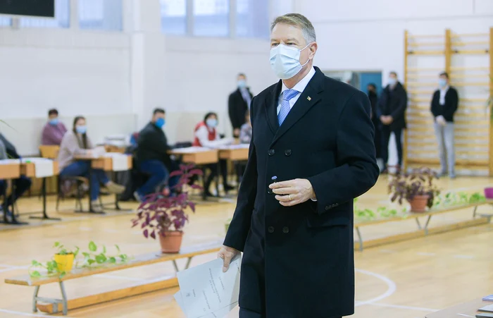 Klaus Iohannis a votat la Liceul Jean Monnet din Bucureștifoto: Facebook