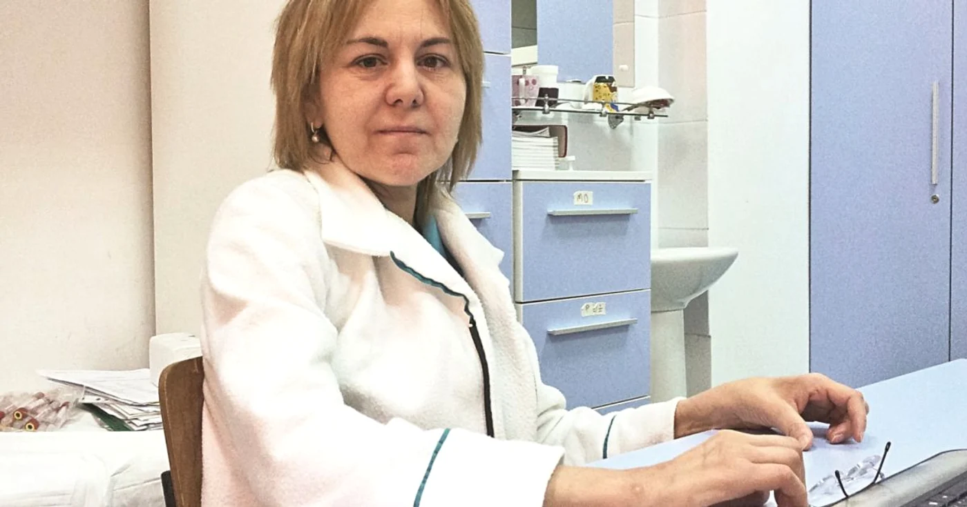 Dr. Anne-Marie Crăciun, medic diabetolog şi nefrolog, în cabinetul său de la spital FOTO Natalia Gociu