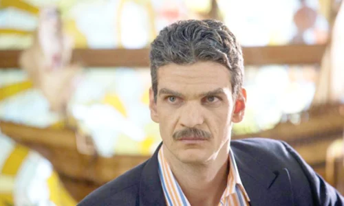 Pentru rolul de afacerist,  Tudor şi a lăsat mustaţă jpeg