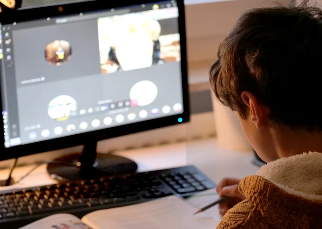 Mai mulți copii au ameninţat că se sinucid din cauza unui joc online Foto: Pixabay
