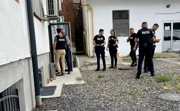 Descindere în căutarea criminalului de la Timișoara FOTO tion.ro