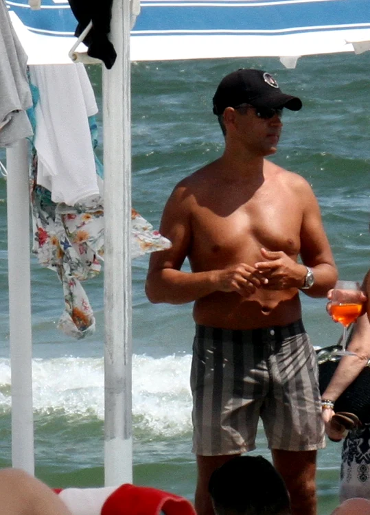 Remus Truică și ceasul de lux, pe plaja din Mamaia