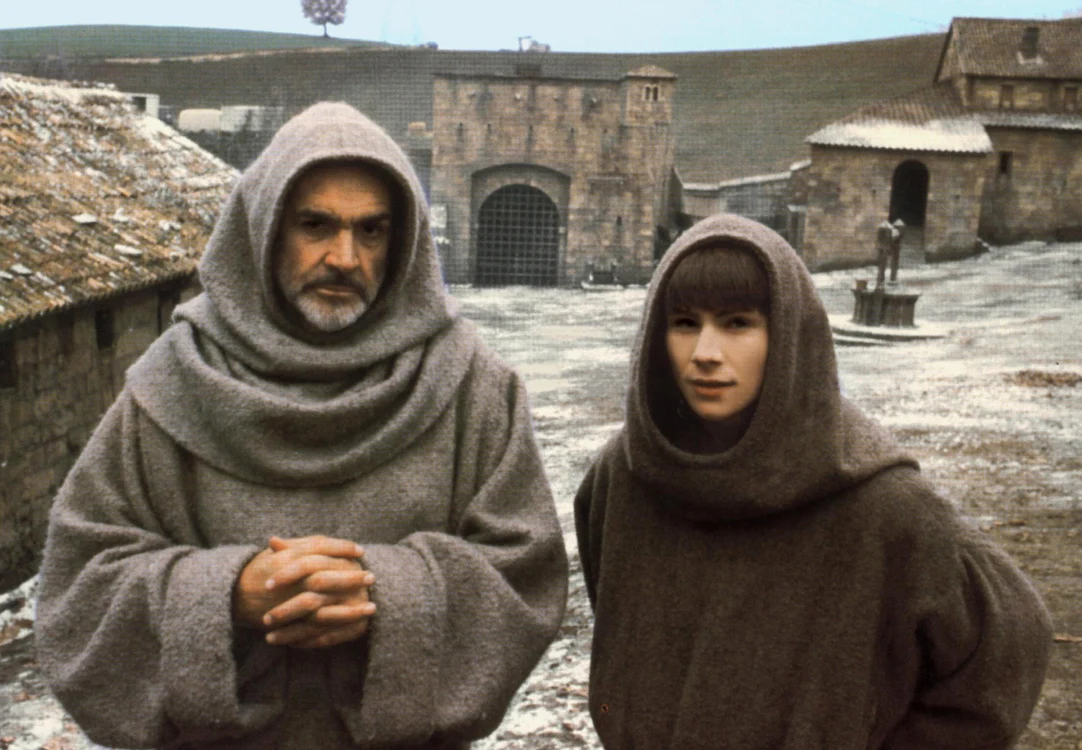 Christian, alături de Sean Connery în "Numele trandafirului"