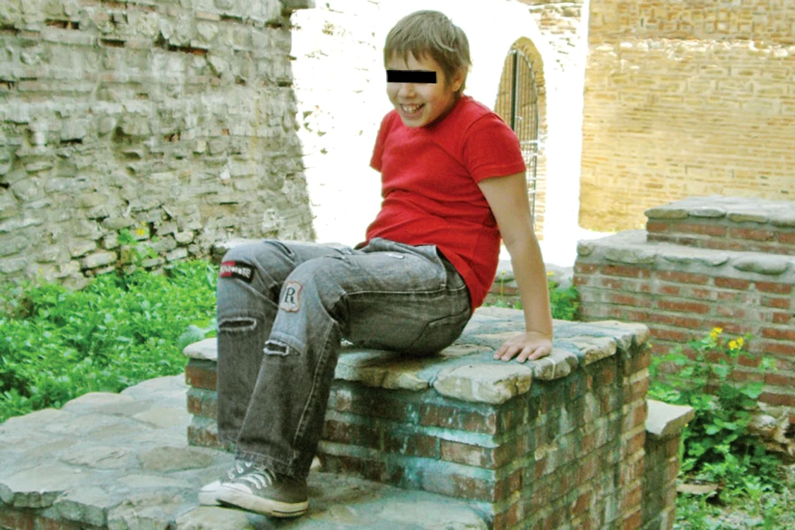 Leon, 8 ani