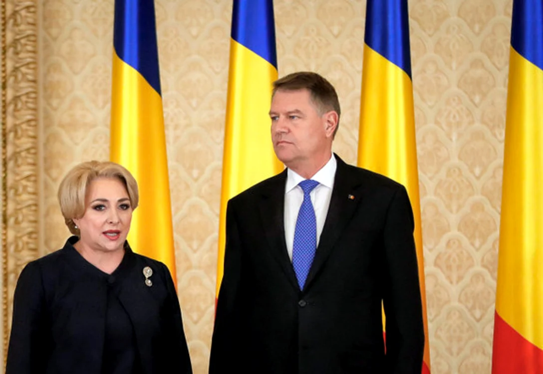 
    Klaus Iohannis a acceptat propunerile pentru miniștri interimari făcute de Viorica Dăncilăfoto: arhiva Click!  