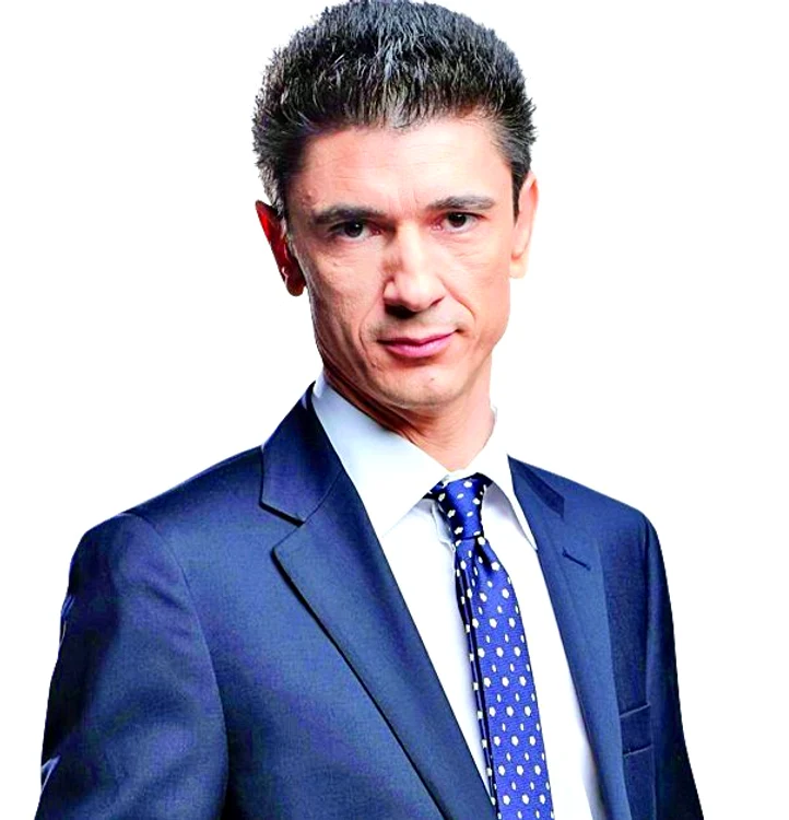 
    Luis Lazarus  