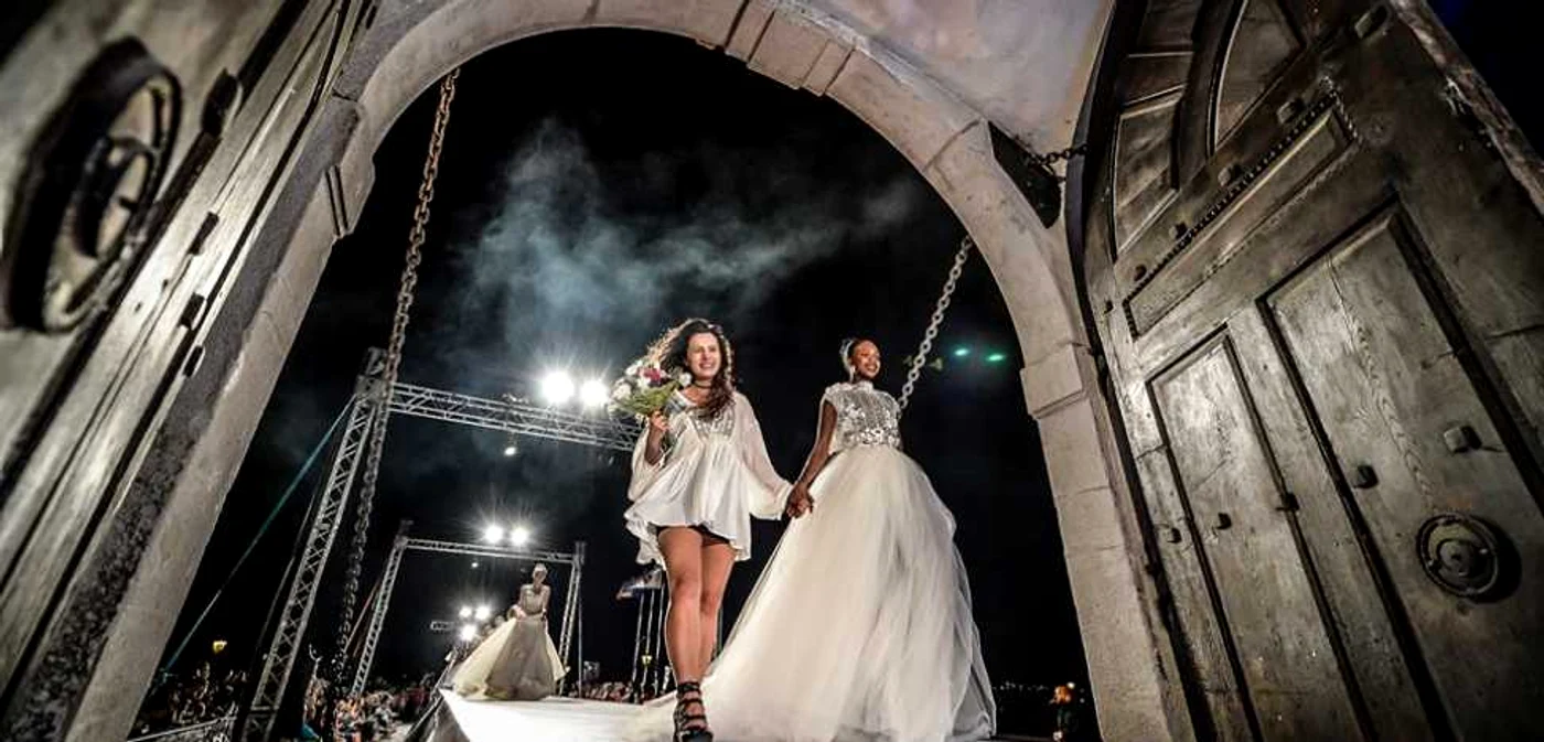 Creaţiile Ioanei Călin sunt aplaudate la scenă deschisă la toate prezentările la care e invitată - foto: feeric