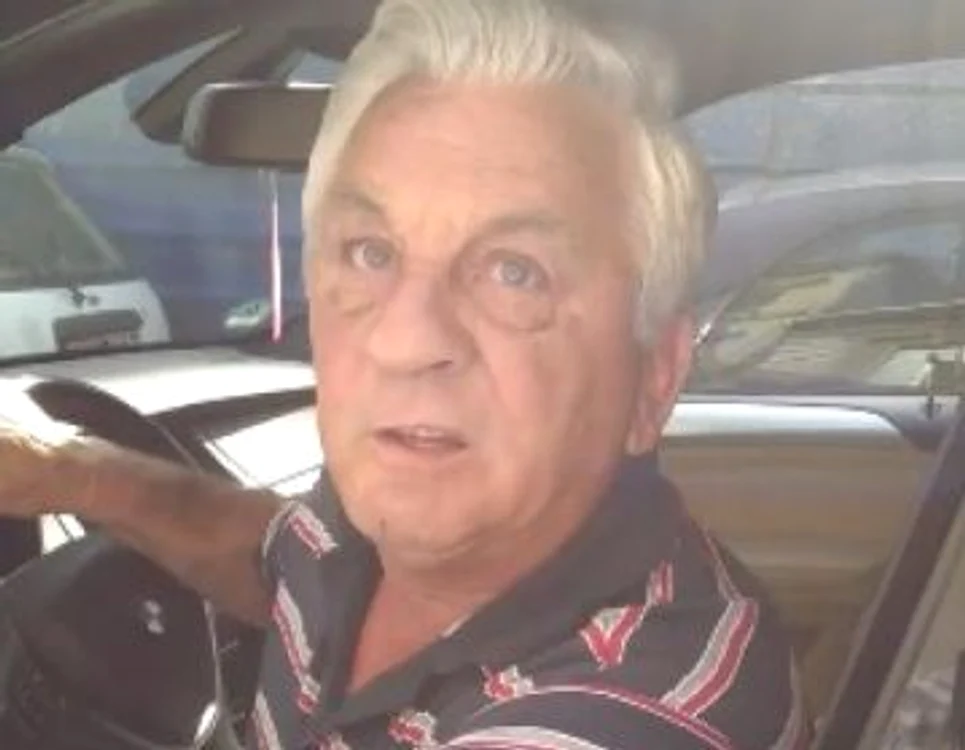 
    "Să dau cu spatele, băi, tâmpitule?", s-a răstit directorulFoto: Facebook  