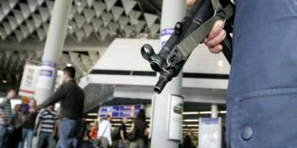 Un membru Al-Qaida a vrut să ucidă un prinţ detonând explozibil în anus!