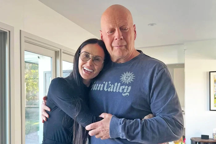Bruce Willis, alături de fosta lui soție, Demi Moore (Foto: Instagram)