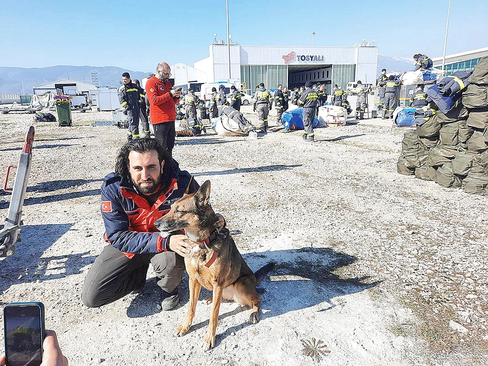 Zura şi-a făcut prieteni şi în camp