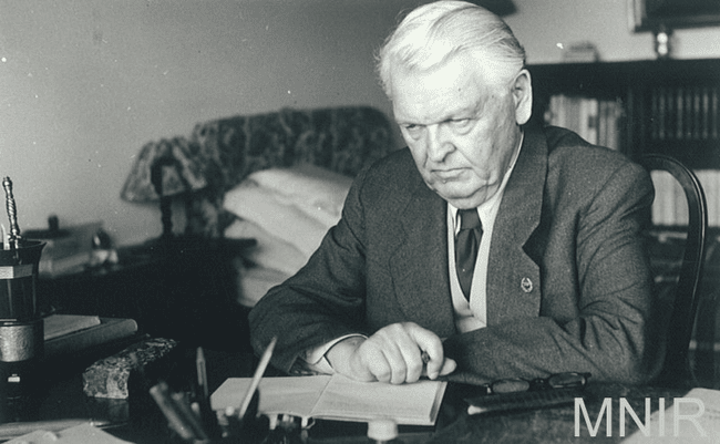 Fața neștiută a lui Mihail Sadoveanu: „Nero l-a enervat pe Sadoveanu, care l-a bătut cu o curea. Câinele urla de durere“