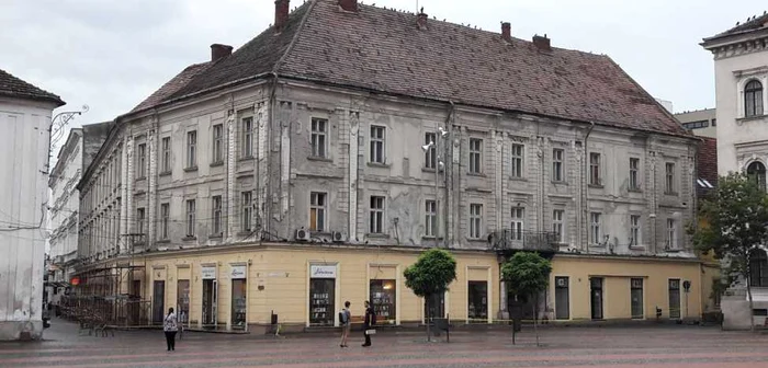 Casa cu Atlanţi din Timişoara intră în restaurare FOTO Ş Both