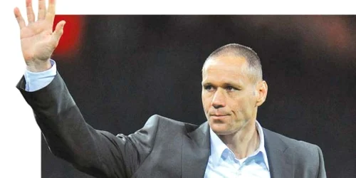 Ca antrenor al Olandei, Marco van Basten a bătut România de trei ori, cu acelaşi scor, 2-0
