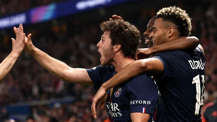 Parisul de bucură: campionii Europei au sărbătorit 5 goluri   FOTO EPA