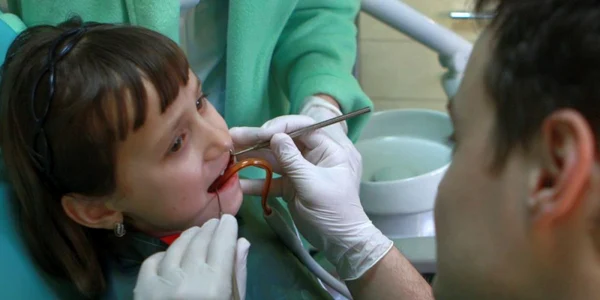 Copii sunt învăţaţi să aibă grijă de dantura lor
