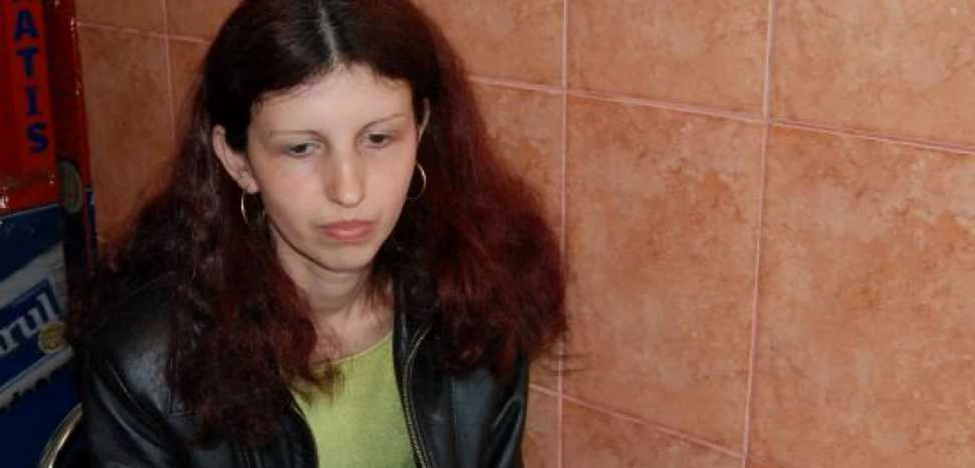 Femeia susţine că este bolnavă de ulcer