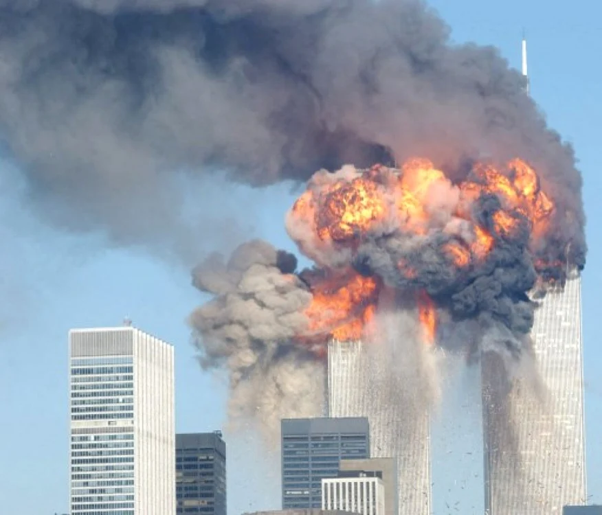 11 septembrie 2001 new york 9/11 world trade center atac terorist foto SPENCER PLATT / GETTY IMAGES NORTH AMERICA / Getty Images via AFP