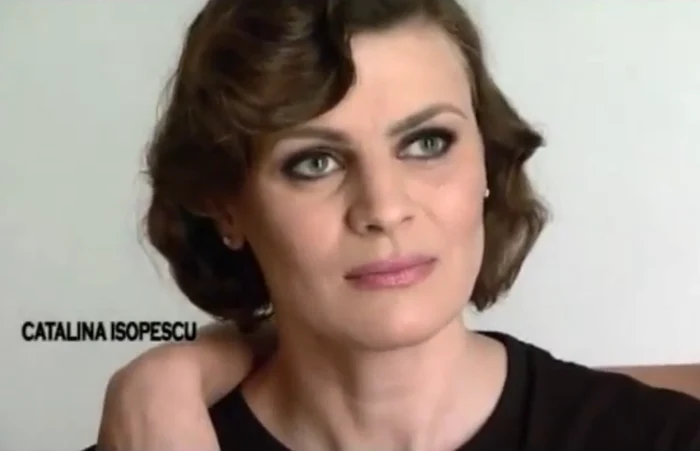 
    Cătălina Isopescu, la ședința foto pentru revista The One  