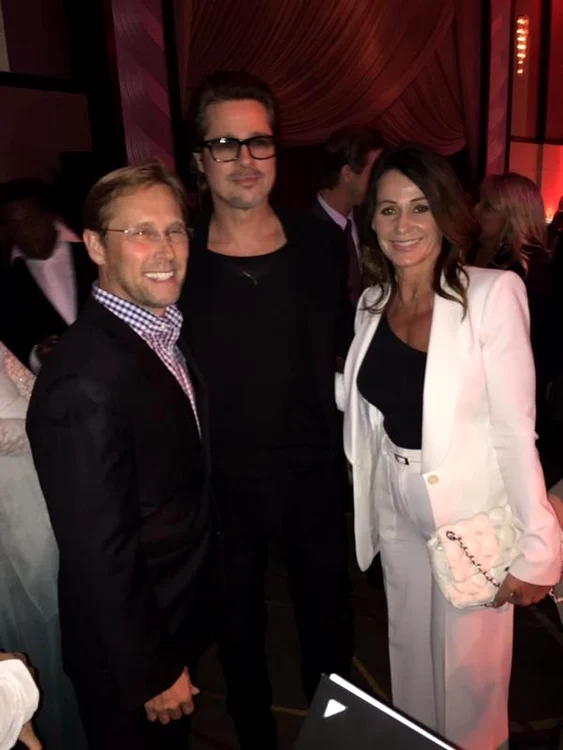 
    Nadia Comaneci si sotul ei, Bart Conner, alaturi de Brad PittFOTO: Arhivă personală  