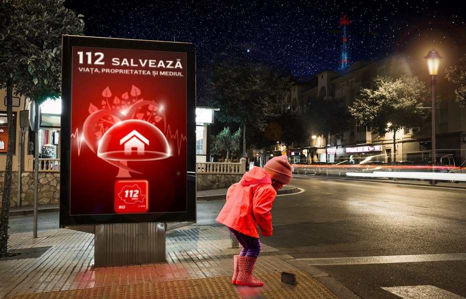 Peste 20 de apeluri pe minut la 112, de Anul Nou. Sute de apeluri au anunțat accidente provocate de artificii și petarde