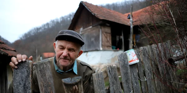 Gialacuta satul pustiu  Longhin Topor, ultimul localnic  Foto Daniel Guță (5) JPG