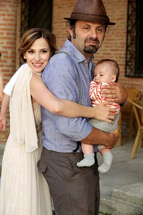 Din cauza celor două naşteri, Loredana Pastramă are sânii lăsaţi şi lipsiţi de fermitate