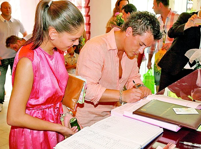 Irina, soţia lui, şi-a uitat buletinul acasă