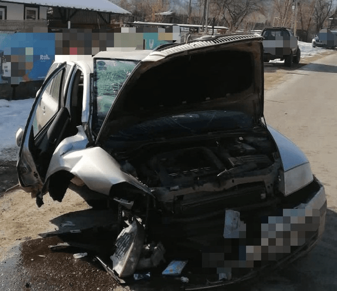 Accident teribil la Bicazu Ardelean, în Neamţ. Un autoturism a intrat într-un cap de pod