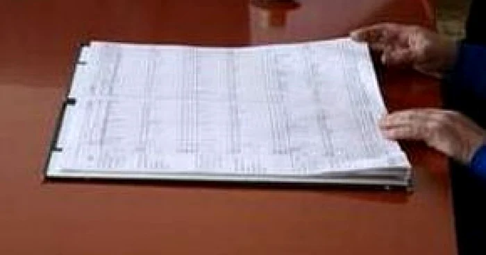 Neamţ: Cataloagele şcolii „Vasile Conta” din Târgu Neamţ au fost distruse