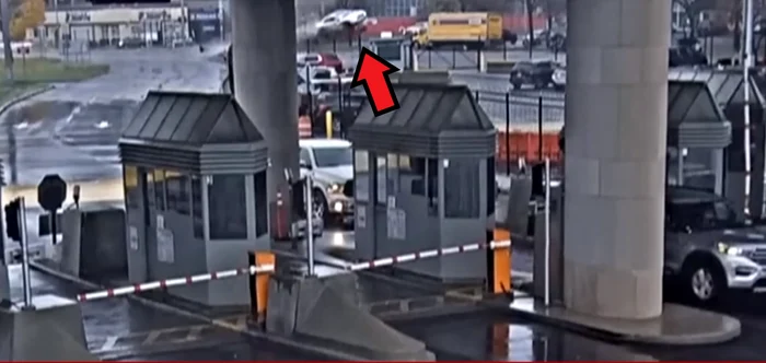 Mașina care a sărit în aer la granița dintre SUA și Canada FOTO Captură video BBC