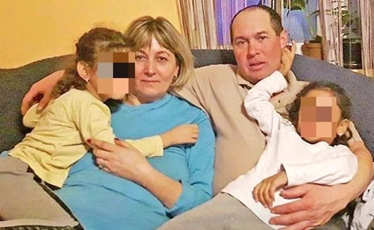 Familia Șărămăt, alături de Sorina și de fiica lor adoptatăfoto: arhivă personală