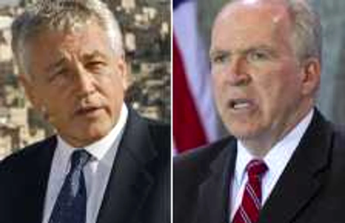 Chuck Hagel, şeful Pentagonului şi John Brennan, şeful CIAI