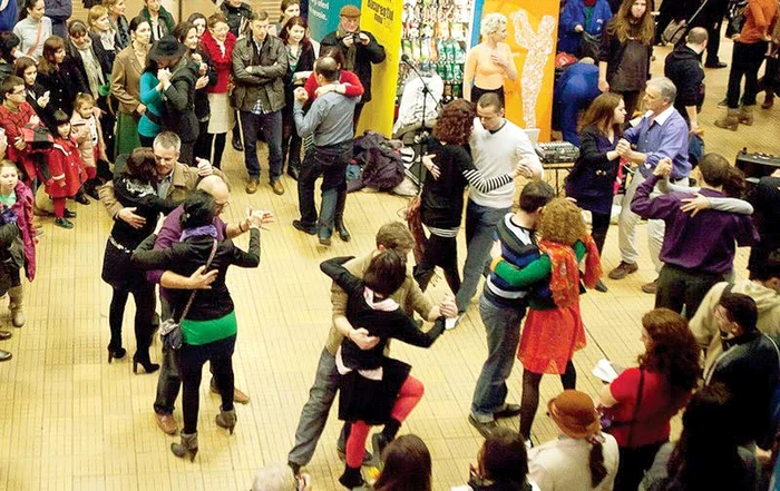 
    Evenimentul se va desfăşura  la staţia de metrou Unirii 1  