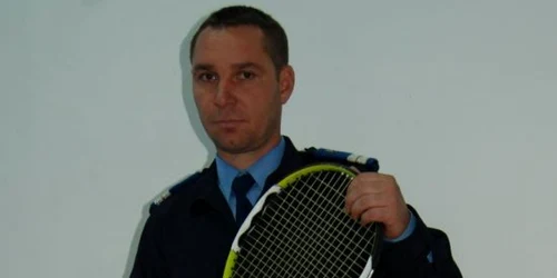 Joacă tenis  din vremea liceului
