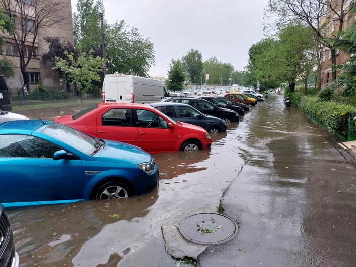 Drumul Taberei dupa ploaie FOTO Adevărul / Mihai Epure 